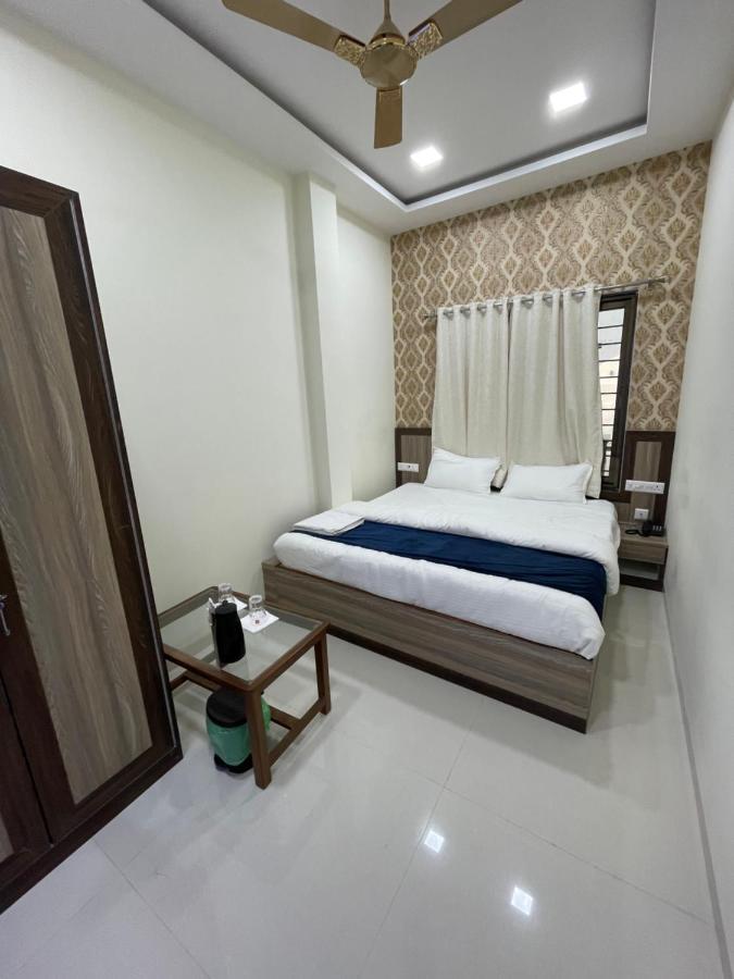 The Royal Palace Hotel Gorakhpur Exterior foto